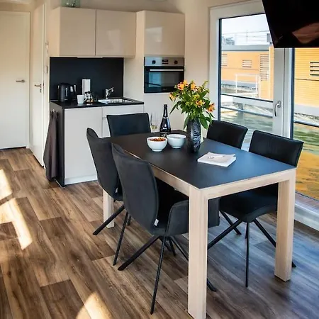 Hausboot Grasshopper Båthotell Klitten