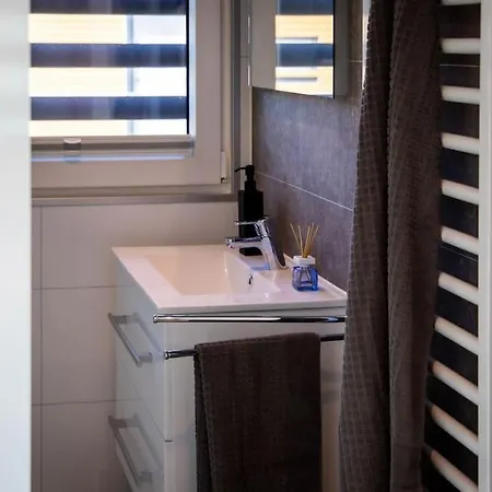 Úszó hotel Hausboot Grasshopper Klitten