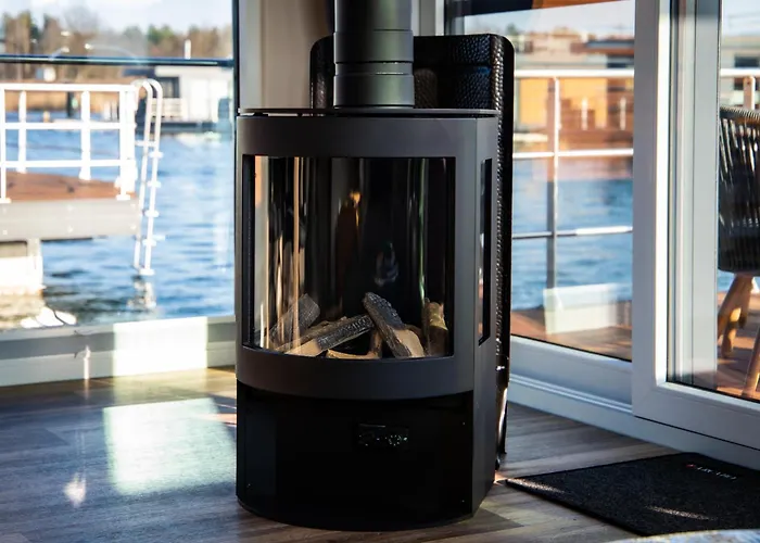 Hausboot Grasshopper Hotel na wodzie